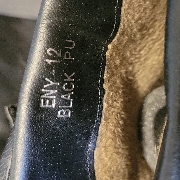 BellaMarie size 6 Black boots - Picture 3 of 3